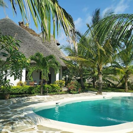 Twiga House Resort Piscina ☆☆☆☆☆ Pearl Beach Watamu Exterior photo
