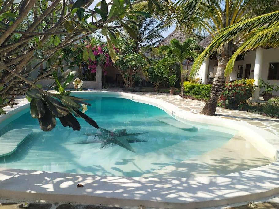 Twiga House Resort Piscina ☆☆☆☆☆ Pearl Beach Watamu Exterior photo